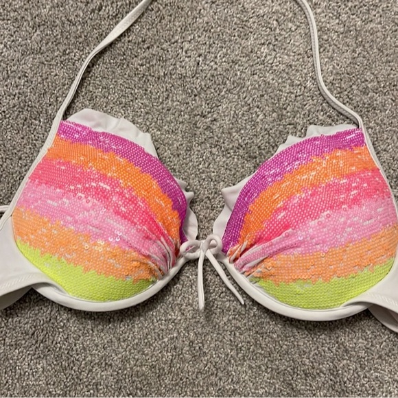 Victoria’s Secret Bikini tops (3 pack) - Picture 3 of 14